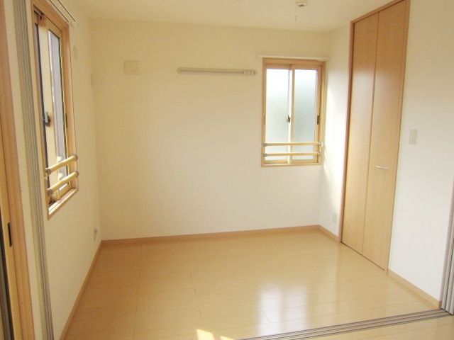 その他部屋・スペース　★洋室３帖、ベットおけます★