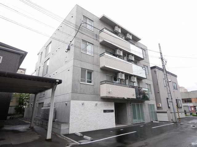 建物外観　築浅のデザイナーズマンションのご紹介です♪