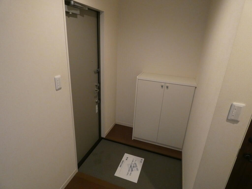 玄関　玄関内部
