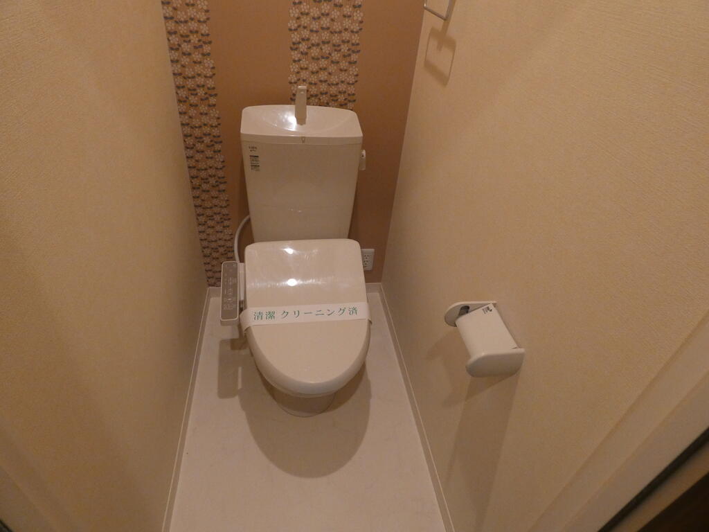 トイレ　温水洗浄便座