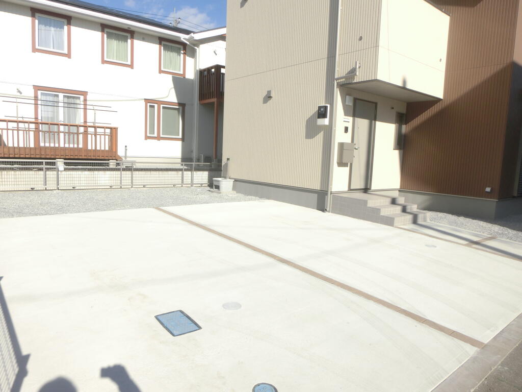 駐車場　敷地内駐車場
