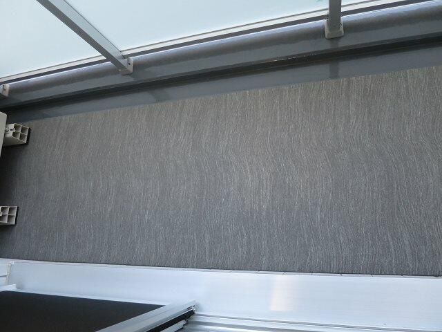 バルコニー　バルコニーがあるので洗濯物を太陽の下で干すことができます♪