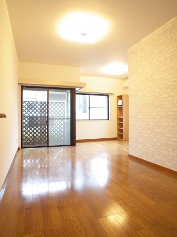 居室・リビング　明るくステキなお部屋で新生活を！