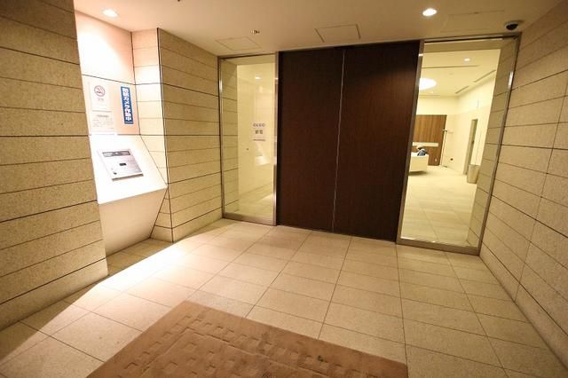 エントランス　ゆとりのあるエントランスです