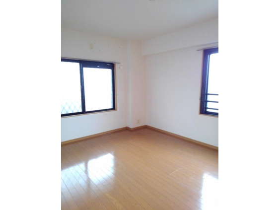 その他　2面採光のお部屋です