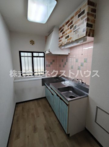 キッチン　別部屋参考写真です
