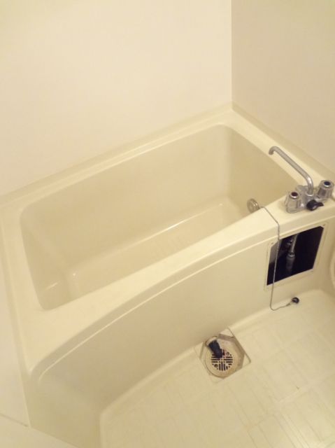 バス・シャワールーム　追い焚き付きのお風呂です