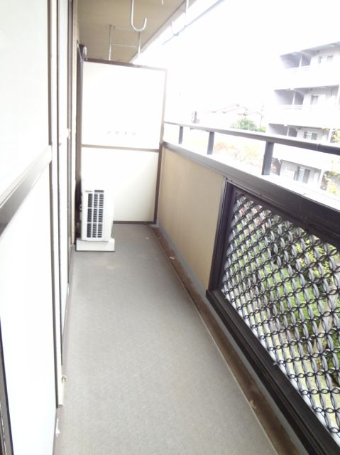 バルコニー　南向きのベランダです