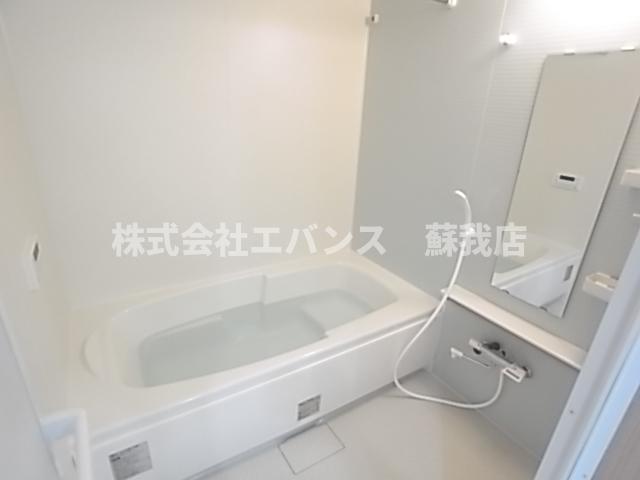 バス・シャワールーム　落ち着いた空間のお風呂です