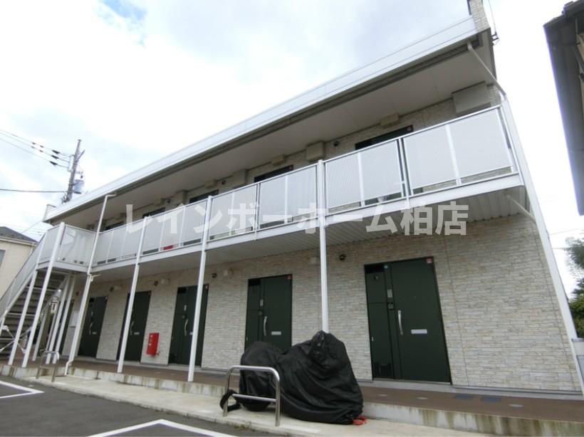 エントランス　落ち着いたエントランスです