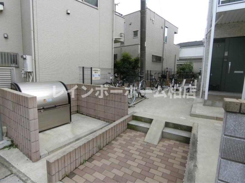 その他共有部分　ゴミ置き場・駐輪場です