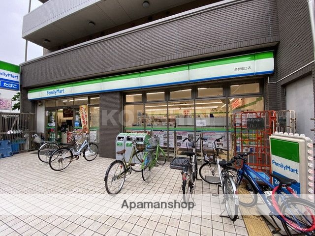 コンビニ　ファミリーマート（コンビニ）まで434m