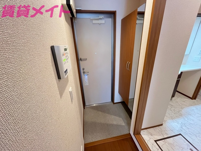 玄関　別部屋参考写真です
