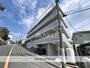 浦賀駅よりバス10分 徒歩5分 築22年11ヶ月 3階建の賃貸物件