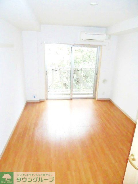 居室・リビング　広めの洋室が人気のお部屋です