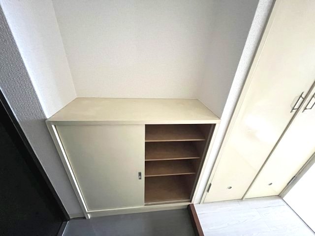 収納　イメージとして同マンション他部屋を表示しています