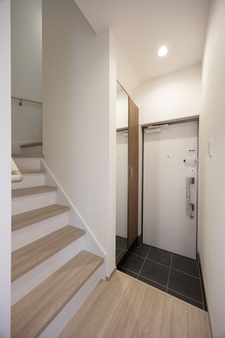 玄関　※写真は同タイプ住戸です。
