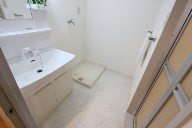 洗面設備　※同建物・別号室の参考写真です★（実際のお部屋とは異なります