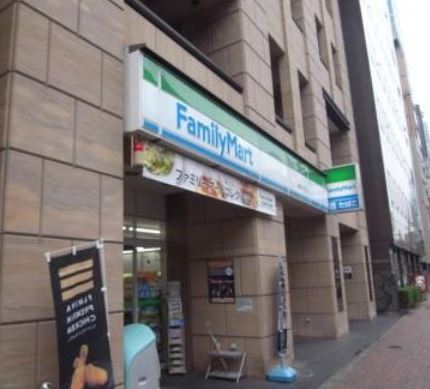 コンビニ　ファミリーマート銀座三丁目店（コンビニ）まで135m