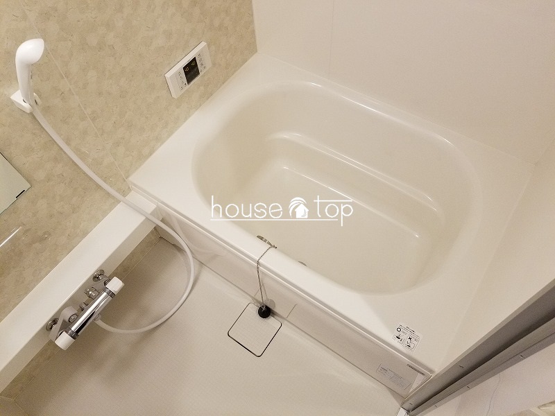 バス・シャワールーム　追い焚き・浴室換気乾燥機！ゆったりとした浴槽ですよ♪