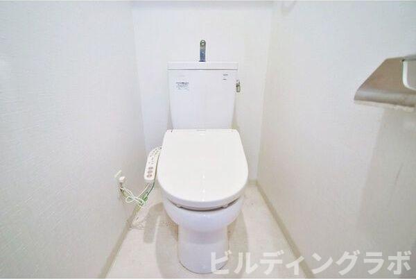 トイレ　別号室参考画像です。