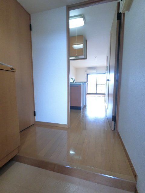 玄関　※別部屋参考写真