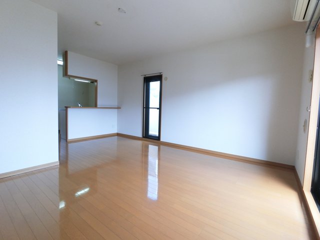 居室・リビング　※別部屋参考写真