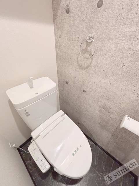 トイレ　温水洗浄便座付き♪♪