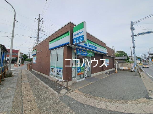 コンビニ　ファミリーマート（コンビニ）まで220m