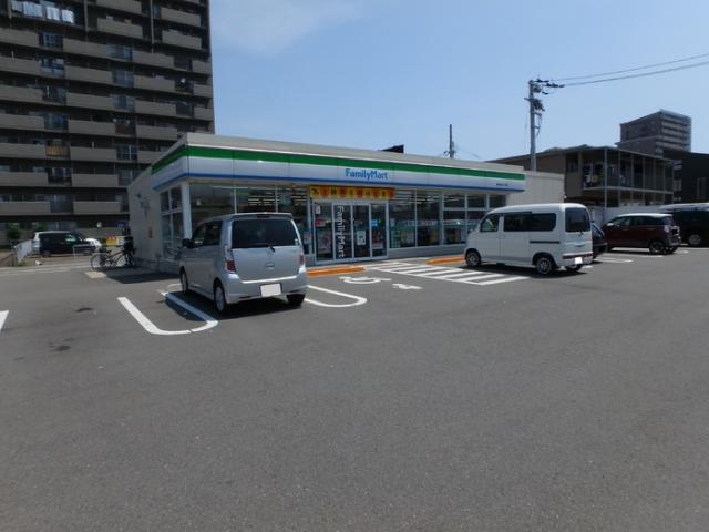 コンビニ　ファミリーマート 徳島沖浜三丁目店（コンビニ）まで267m