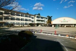 小学校　三蔵子小学校（小学校）まで710m