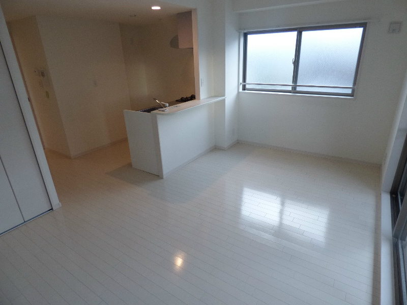 居室・リビング　※角部屋の写真になります。