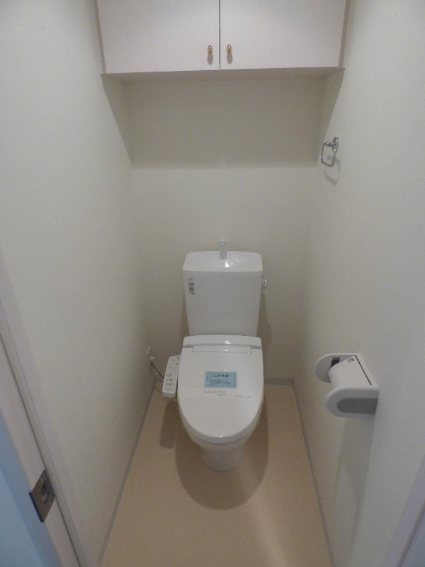 トイレ　※角部屋の写真になります。