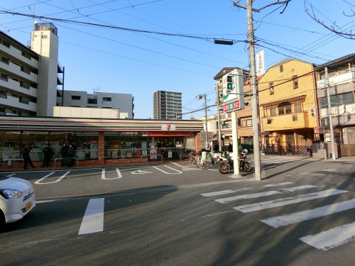 コンビニ　セブンイレブン 大阪成育1丁目店（コンビニ）まで332m