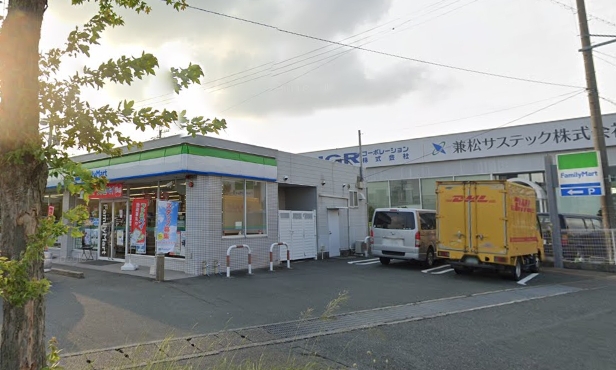コンビニ　ファミリーマート（コンビニ）まで207m