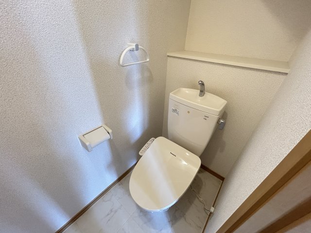 トイレ　落ち着いたトイレです