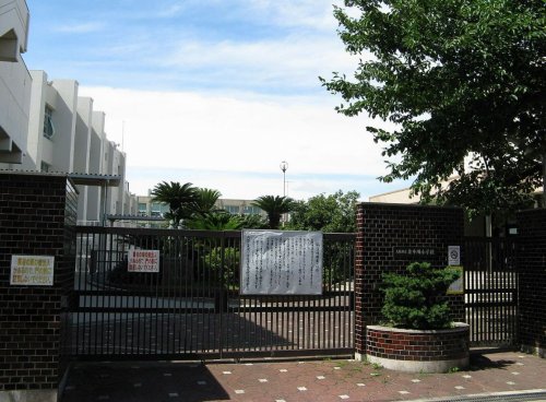 小学校　東中川小学校（小学校）まで450m
