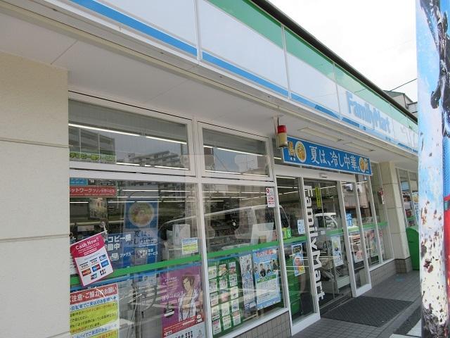 コンビニ　ファミリーマート東京成徳学園前店（コンビニ）まで61m