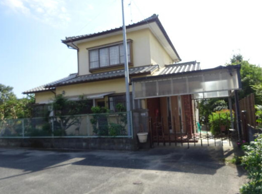 建物外観　落ち着いた雰囲気の外観です