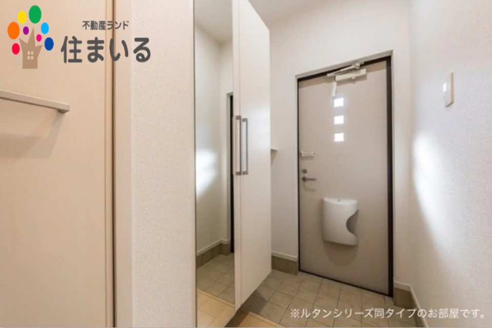 玄関　※写真は同型タイプとなります