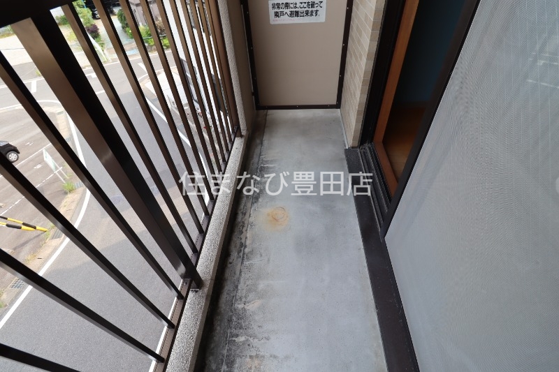バルコニー　清掃中