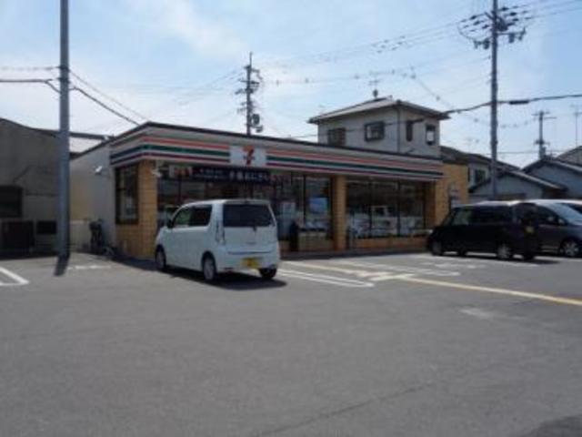 コンビニ　セブンイレブン富田林川向町店（コンビニ）まで282m