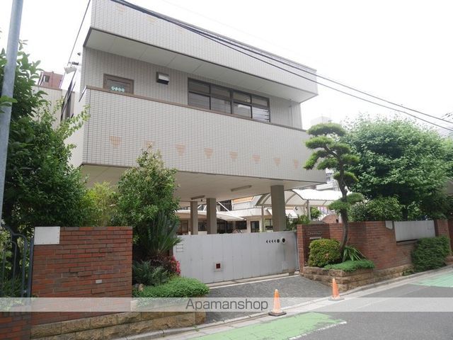 幼稚園・保育園　つつじ幼稚園（幼稚園・保育園）まで290m