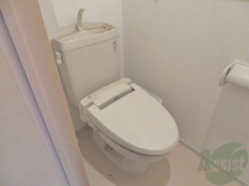 トイレ　トイレはウォシュレット付きです。シャワートイレは嬉しいですね