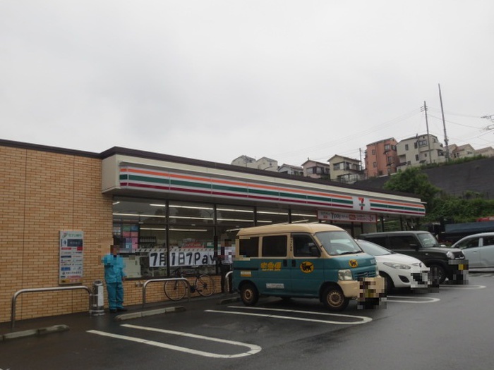 コンビニ　セブンイレブン（コンビニ）まで850m