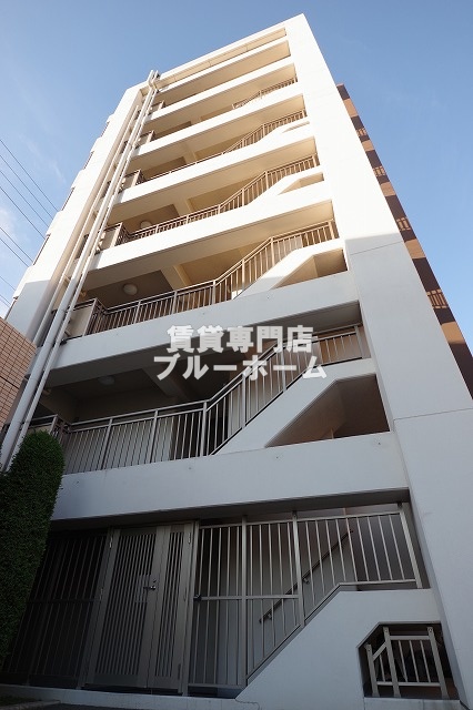 建物外観　鉄筋コンクリート造7階建て！