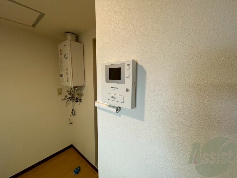 セキュリティ　ＴＶモニター付インターホンです。来客者の顔が見えるので安心！
