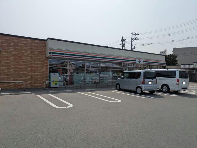 コンビニ　セブンイレブン新潟亀田本町2丁目店（コンビニ）まで911m