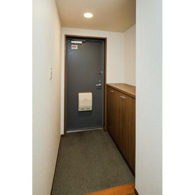 玄関　※写真は同タイプ住戸です。