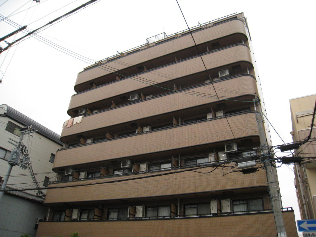建物外観　タイル貼りの外観